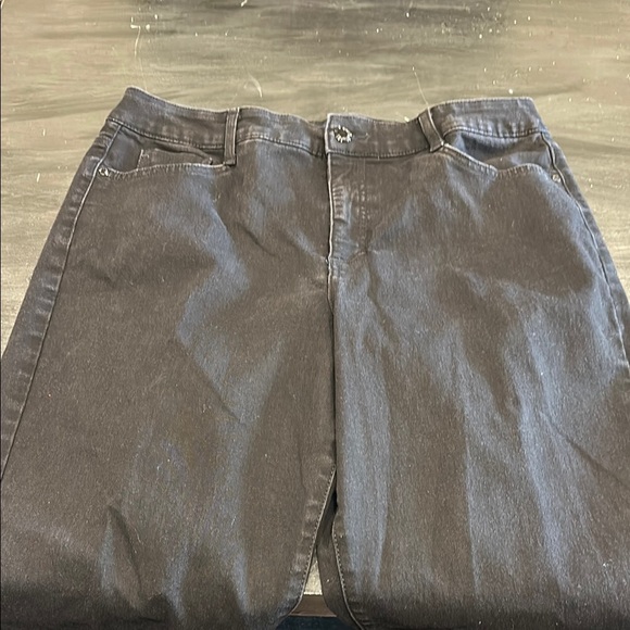 Bandolino Women’s Black Amy Jeans - 16 - Picture 2 of 5